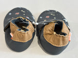 Chaussons tichoups Maxence dans l’espace Marine