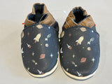 Chaussons tichoups Maxence dans l’Espace